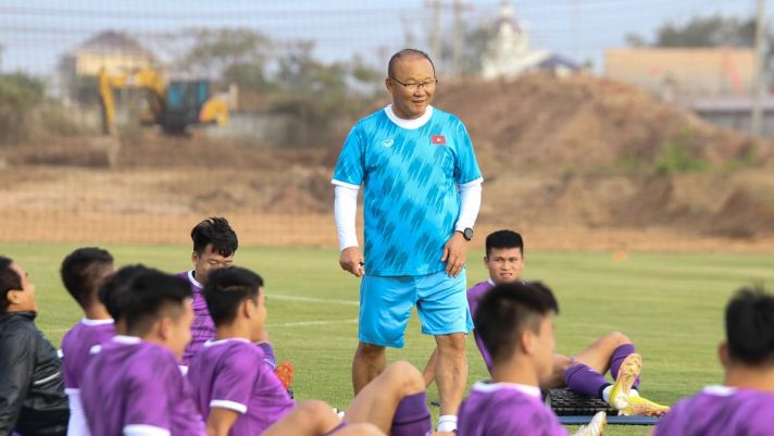 Tin nóng AFF Cup 19/12: ĐT Việt Nam bị chủ nhà Lào làm khó; Trò cưng HLV Park tiết lộ nhiệm vụ lớn