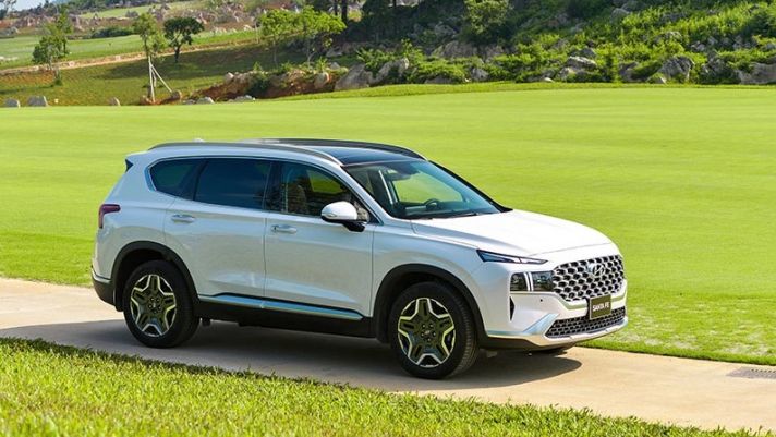 Hyundai Santa Fe hybrid lộ diện trước ngày ra mắt thị trường Việt Nam, Toyota Fortuner ‘sợ tái mặt’