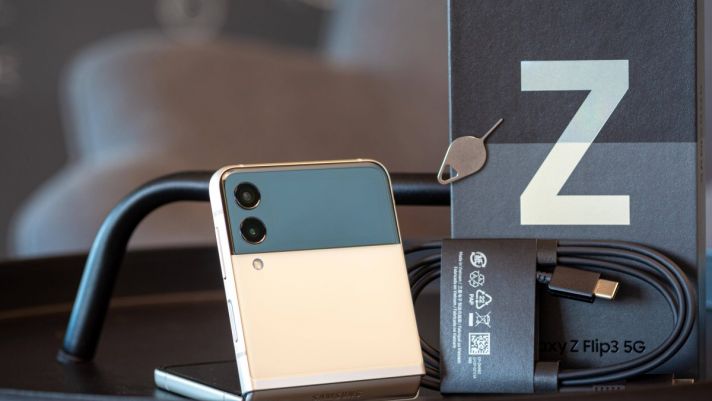 Giá Galaxy Z Flip 3 chốt sổ cuối tháng 12: Giảm tới 11 triệu đè bẹp iPhone 12