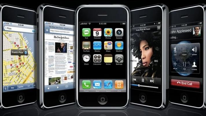 Ngày này 16 năm về trước, Steve Jobs giới thiệu chiếc iPhone đầu tiên