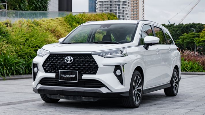 Giá lăn bánh Toyota Veloz Cross mới nhất tháng 1/2023: Đe nẹt Mitsubishi Xpander bằng ưu đãi kép