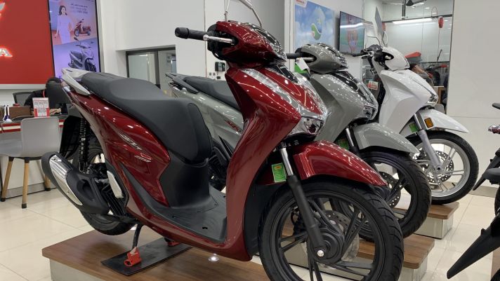 Giá xe Honda SH 160 2023 cận Tết Nguyên đán: Hạ nhiệt để 'chèo kéo' khách Việt