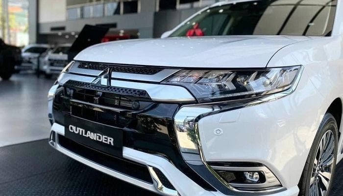 Giá lăn bánh Mitsubishi Outlander tháng 2/2023: Ưu đãi chồng chất, đe nẹt Honda CR-V và Mazda CX-5