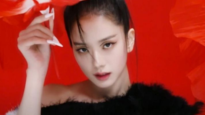 Jisoo (BLACKPINK) làm nên lịch sử K-Pop, album mới ‘phá đảo’ loạt bảng xếp hạng