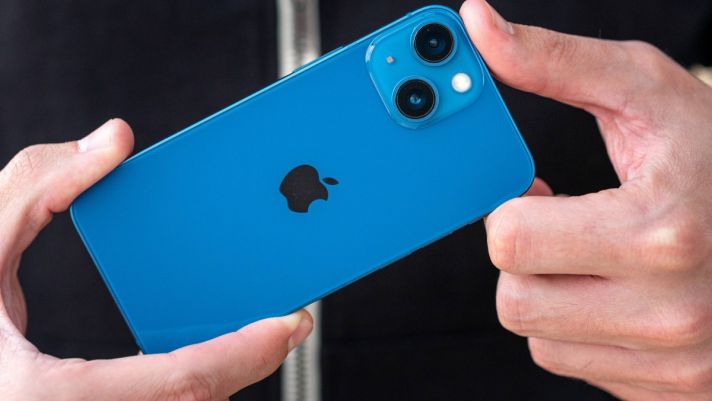 iPhone 13 Mini giảm giá 'cháy sàn' sắp tuột khỏi phân khúc cao cấp liệu có đáng mua?