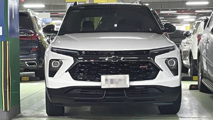 Đối thủ 'một chín một mười' của Toyota Fortuner 2022 về đại lý, sắp mở bán với loạt nâng cấp 'khủng'