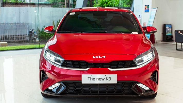 Giá lăn bánh Kia K3 tháng 4/2023 rẻ như cho, áp đảo Toyota Corolla Altis và Hyundai Elantra