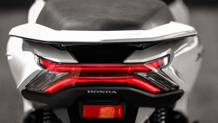 Phát sốt với mẫu xe ga Honda mới ra mắt: Giá chỉ 51 triệu, tự tin lấn át hoàn toàn Honda SH 2022