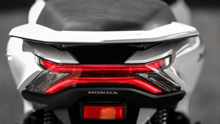 Tin xe 27/4: Honda mở bán mẫu xe ga giá 51 triệu, thiết kế khiến Honda SH 2022 phải 'nể phục'