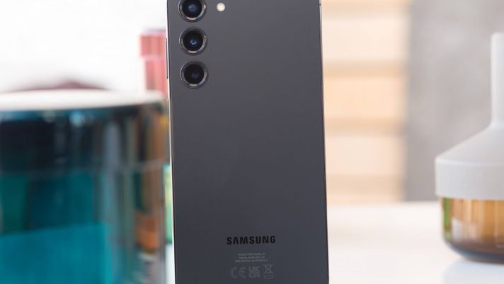 Giá đập hộp Galaxy S23 Plus giảm sâu mừng đại lễ 30/4, giá siêu rẻ gây sức ép cho iPhone 13