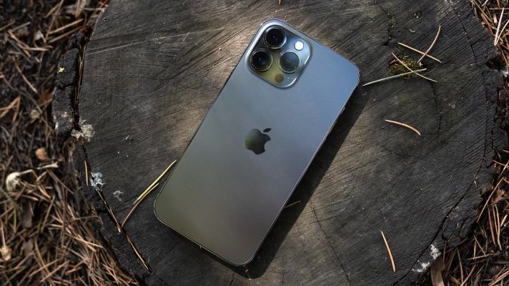 Vẫn tồn hàng nhiều, iPhone 13 Pro Max giảm tới 8 triệu, giá rẻ bất ngờ làm khó Galaxy S23 Ultra