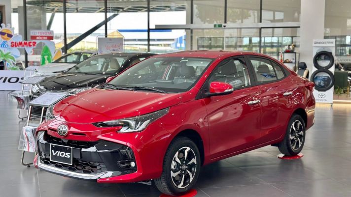 Toyota Vios giảm giá cực sâu, quyết hạ bệ Honda City và Hyundai Accent lấy lại ngôi vương