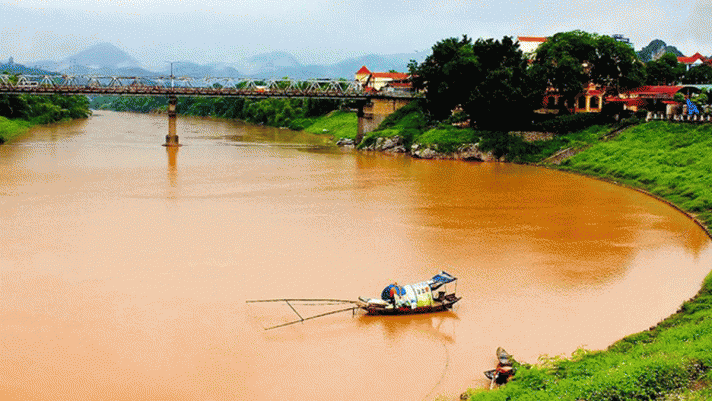 Thông tin về dòng sông duy nhất ở miền Bắc Việt Nam chảy ngược sang Trung Quốc với chiều dài 243km