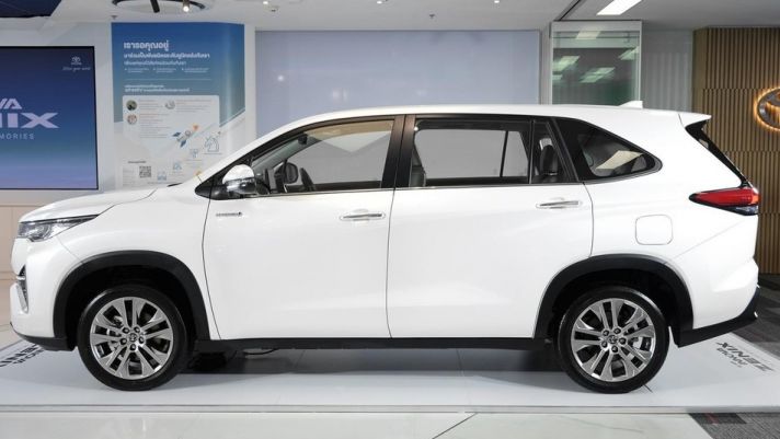 Tin xe trưa 20/7: Toyota Innova thế hệ mới chính thức trình làng, vượt xa Mitsubishi Xpander mọi mặt