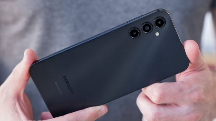 Điện thoại Samsung giá từ 4 triệu, thiết kế đẹp như Galaxy S23, tính năng hiện đại như iPhone 14