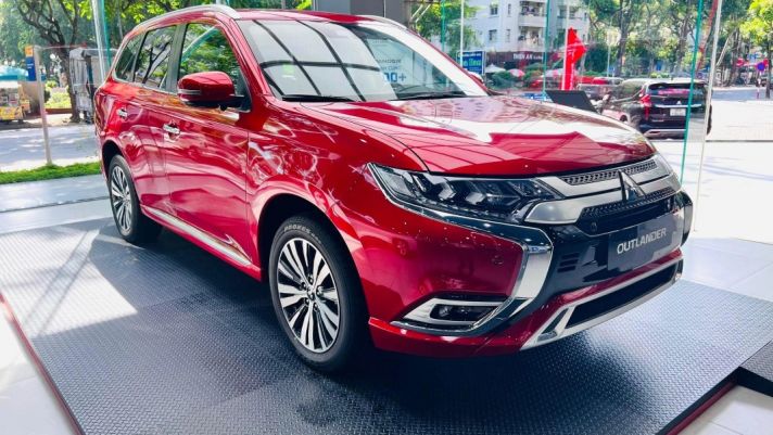 Đối thủ ‘cân sức cân tài’ với Honda CR-V giảm giá sốc hơn 150 triệu đồng khiến khách Việt dậy sóng