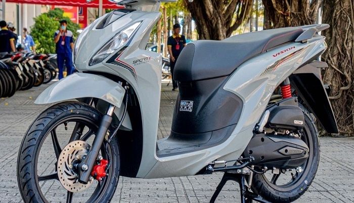 Tin xe trưa 3/8: Honda Vision giảm giá kỷ lục, cơ hội vàng cho khách Việt mua ‘Tiểu SH’ với giá rẻ