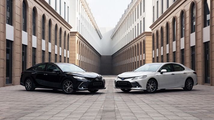 Giá lăn bánh Toyota Camry tháng 8/2023: Quá hời so với đẳng cấp, áp đảo Kia K5 và Mazda6