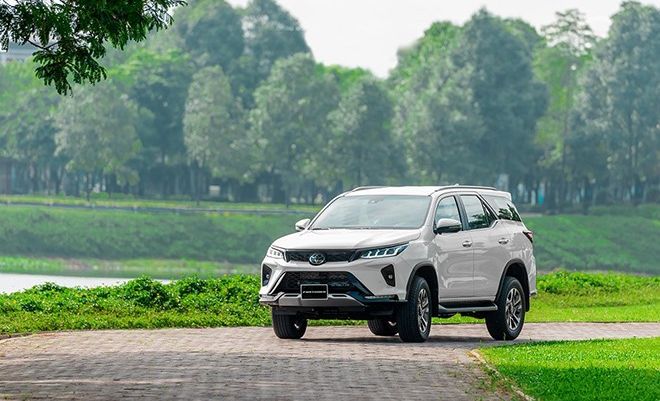 Giá lăn bánh Toyota Fortuner tháng 8/2023: Đe dọa ‘gạt giò’ Ford Everest và Hyundai Santa Fe