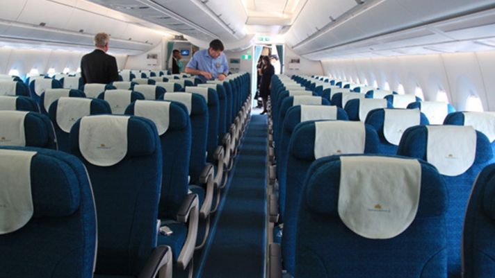 Vị trí ngồi ở đâu an toàn nhất nếu máy bay chẳng may gặp nạn?