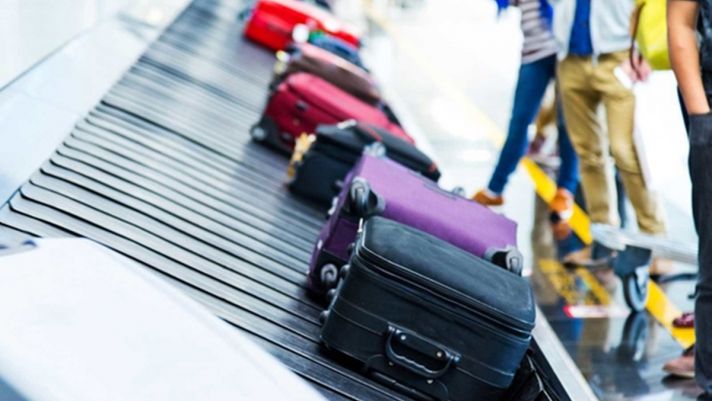 Có gì bên trong hành lý của tiếp viên hàng không? Kiểm soát hành lý trước khi bay như thế nào?