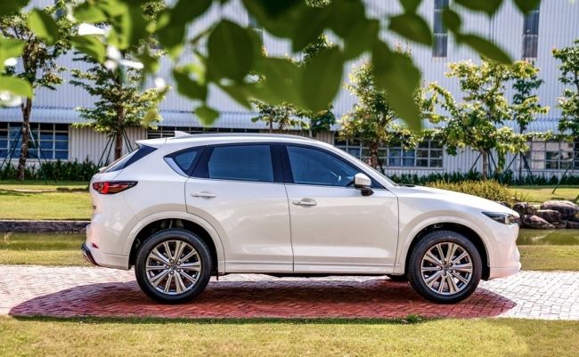 Tin xe trưa 13/9: Mazda CX-5 2023 có thêm phiên bản mới giá cực hời, động cơ lấn lướt Honda CR-V