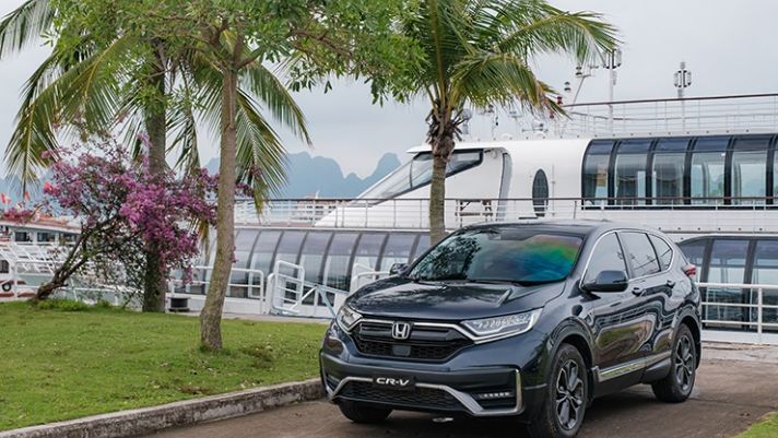 Giá lăn bánh Honda CR-V tháng 9/2023: Tưng bừng ưu đãi, quyết phân cao thấp với Mazda CX-5