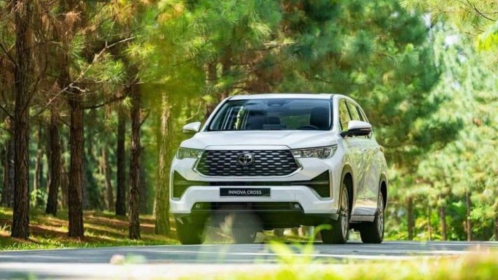 Rò rỉ ảnh Toyota Innova Cross tại Việt Nam trước ngày ra mắt: Thiết kế ‘lột xác’, trang bị ngập tràn