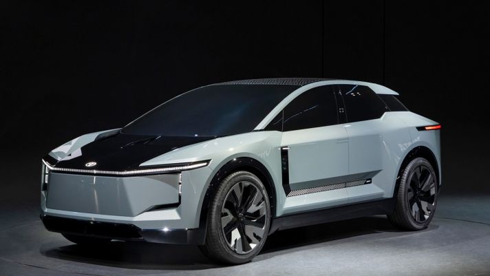 Toyota ra mắt mẫu SUV điện ngang cỡ VinFast VF 8: Thiết kế sang trọng, nội thất 4 màn hình cong