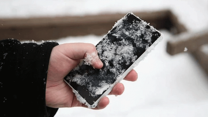 Lý do vào mùa đông pin điện thoại lại bị sụt nhanh hơn bình thường