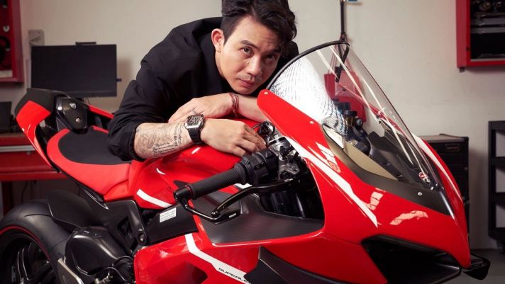 ‘Chán’ siêu xe, Minh Nhựa tậu ‘quỷ đỏ’ Ducati Panigale V4 SP2 916 bản giới hạn giá hơn 1 tỷ đồng