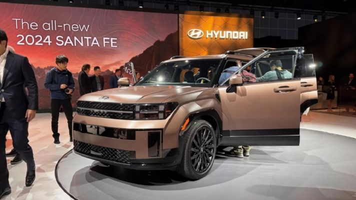 Cận cảnh Hyundai Santa Fe 2024 vừa ra mắt: Thiết kế như Land Rover, trang bị lấn át Ford Everest