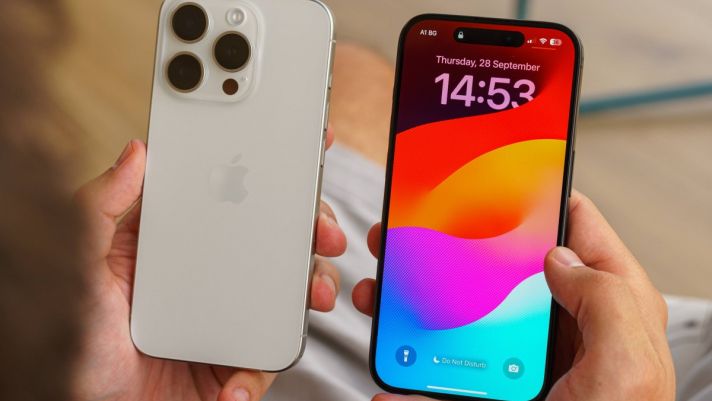 Giá iPhone 15 Pro giảm hấp dẫn đầu tháng 12, được khách Việt ưa chuộng hơn hẳn Galaxy S23 Ultra