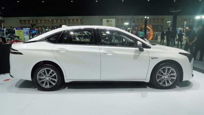 ‘Khắc tinh’ của Mazda 3 ra mắt giá 564 triệu đồng: Rẻ như Toyota Vios, thiết kế đẹp như Camry