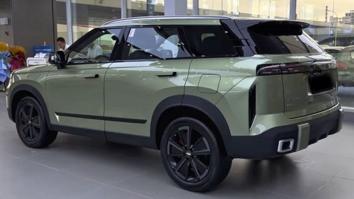 ‘Kẻ chống lại’ Toyota Corolla Cross ra mắt giá 394 triệu đồng: Thiết kế như Land Rover, trang bị ngập tràn