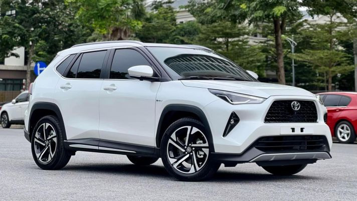 SUV ‘kế nhiệm’ Toyota Corolla Cross giảm sốc 115 triệu đồng, tặng kèm quà khủng đấu Hyundai Creta