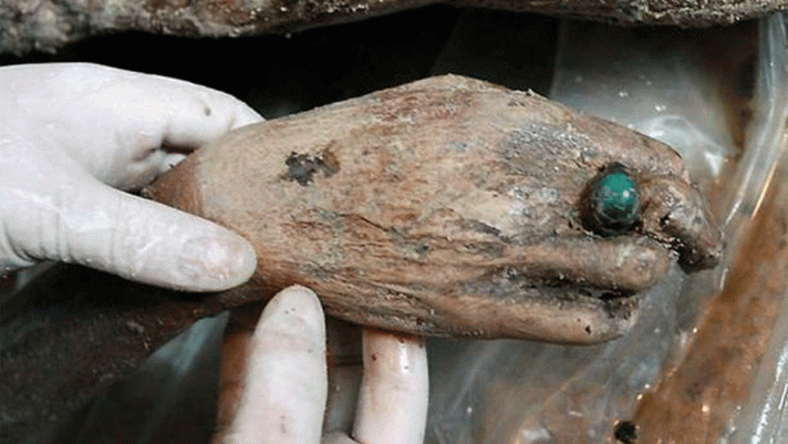 Phát hiện thi thể cặp đôi nam nữ khoảng 500 năm tuổi với phần da dẻ vẫn đàn hồi, còn nguyên vẹn móng tay