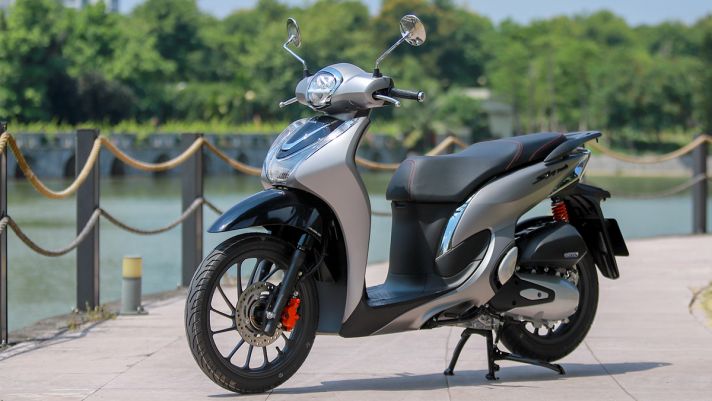 Dịp cuối năm, Honda SH Mode đang có giá bán siêu hấp dẫn, khách Việt có thể tậu xe chơi Tết giá rẻ