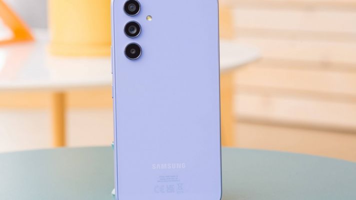 Galaxy A54 5G chốt hạ mức giá rẻ kỷ lục đầu tháng 1/2024, trang bị ăn đứt cả iPhone 11, iPhone 12