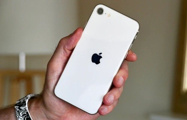 iPhone SE 3 rẻ ngang vua tầm trung Galaxy A54 5G, mạnh như iPhone 13 Pro Max, siêu phẩm giá rẻ