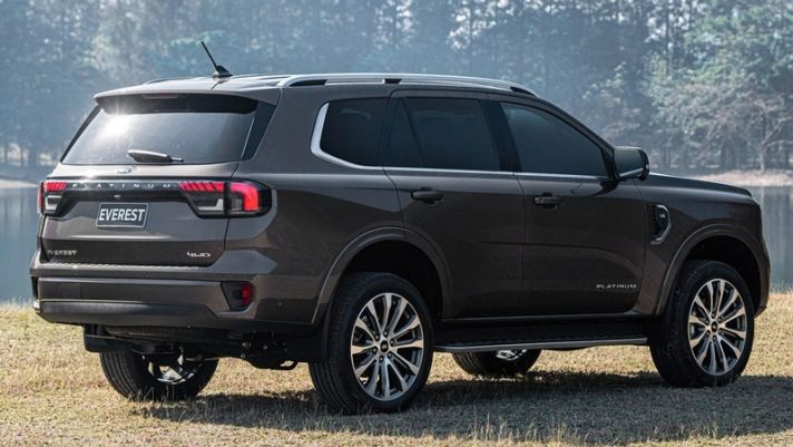 Ford Everest rục rịch ra mắt phiên bản mới thiết kế đẹp hơn Santa Fe, động cơ ‘nuốt chửng’ Fortuner