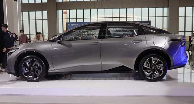 Toyota ra mắt ‘kẻ thế chân’ Corolla Altis giá 555 triệu đồng, thiết kế đẹp hơn Mazda 3, rẻ hơn Kia K3