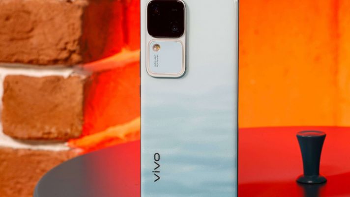 Mở hộp vivo V30: Thiết kế siêu đẹp với 4 màu sắc bắt mắt, camera xịn sò đe nẹt Galaxy S24