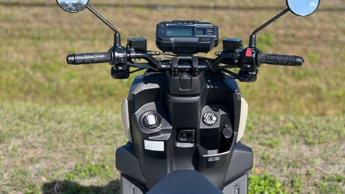 Đại chiến Honda Air Blade, Yamaha ra mắt ‘cực phẩm’ xe tay ga có phanh ABS, màn LCD, giá dễ tiếp cận