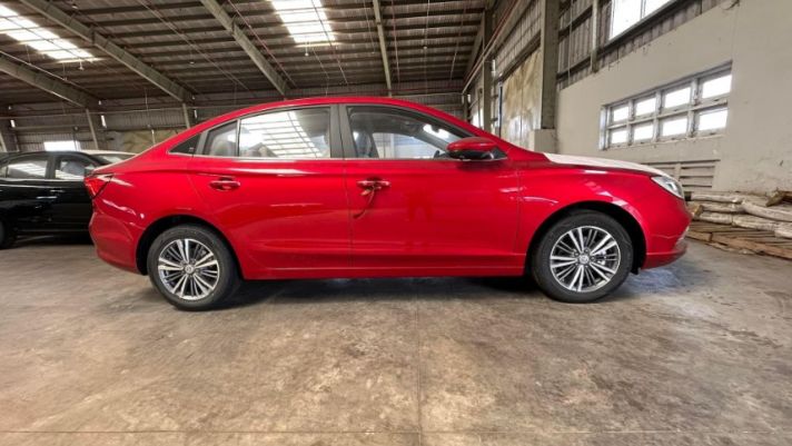 ‘Kẻ ngáng đường Mazda3’ cập bến Việt Nam với giá rẻ giật mình, đe dọa cả xe cỡ A như Kia Morning