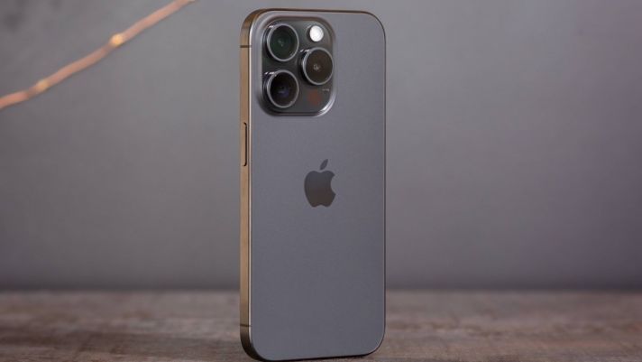 Vua Titan giá rẻ iPhone 15 Pro giảm tằng tằng trong tháng 4, ngon bổ rẻ ăn đứt Galaxy S24 Ultra