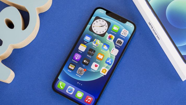 Giá đập hộp iPhone 12 giảm kỷ lục 13,5 triệu đồng, chiếc iPhone có màn OLED rẻ nhất tháng 4/2024