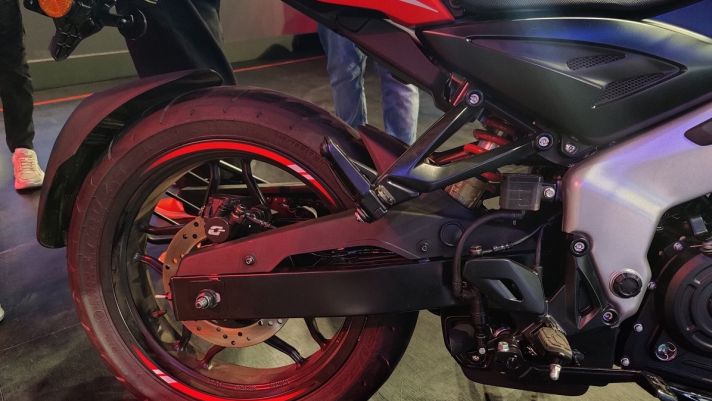 Tin xe máy hot 6/5: ‘Tân binh’ xe côn tay 400cc giá siêu rẻ 52 triệu đồng, lấn át Winner X và Exciter
