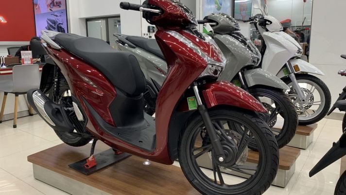 Khách Việt ùn ùn tậu Honda SH vì giá rẻ khó tin tại đại lý, có phiên bản giảm hơn 20 triệu đồng