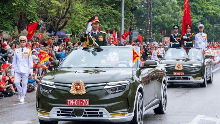 Loạt xe mui trần nổi bật trong các sự kiện quốc gia trên toàn thế giới